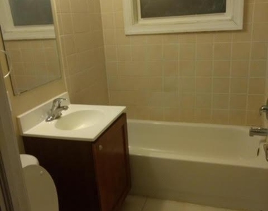 2835 Gainesville Street Se - Photo Thumbnail 4