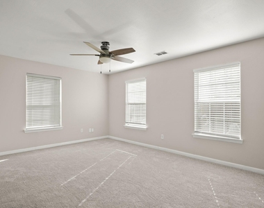 922 E 50th St - Photo Thumbnail 19