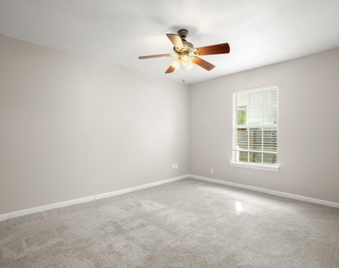 922 E 50th St - Photo Thumbnail 18