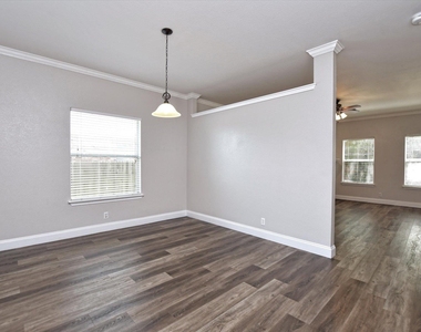 2007 Horizon Park Blvd - Photo Thumbnail 4