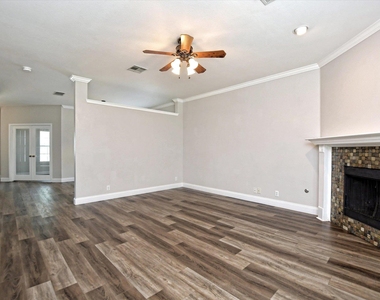 2007 Horizon Park Blvd - Photo Thumbnail 6