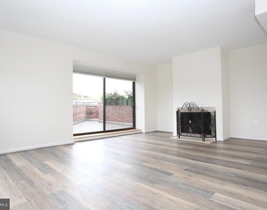 1015 33rd Street Nw - Photo Thumbnail 4