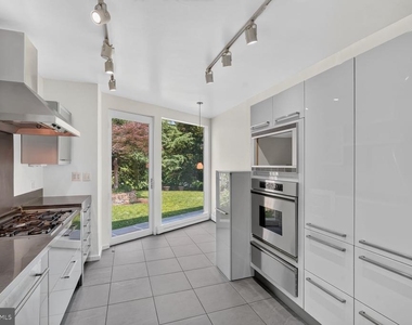 3113 45th Street Nw - Photo Thumbnail 17