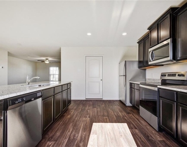 113 Sunnymeade Ln - Photo Thumbnail 3