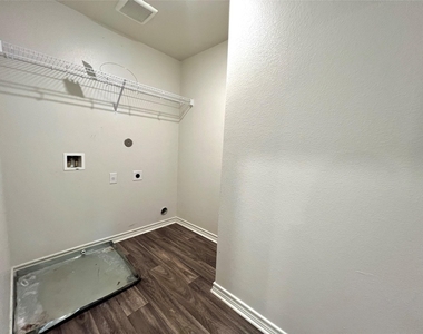 113 Sunnymeade Ln - Photo Thumbnail 20