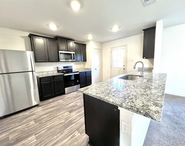 113 Sunnymeade Ln - Photo Thumbnail 1