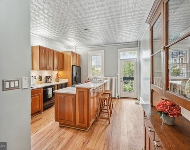 722 13th Street Se - Photo Thumbnail 7