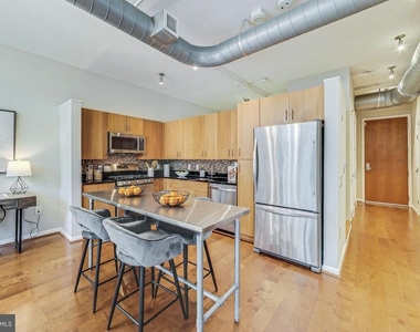 811 4th Street Nw - Photo Thumbnail 5