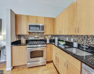 811 4th Street Nw - Photo Thumbnail 9