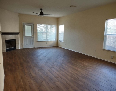 18208 Maxa Dr - Photo Thumbnail 13