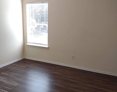 18208 Maxa Dr - Photo Thumbnail 20