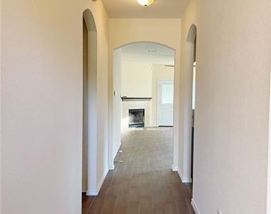 18208 Maxa Dr - Photo Thumbnail 2