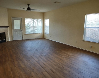 18208 Maxa Dr - Photo Thumbnail 14