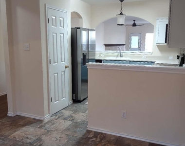 18208 Maxa Dr - Photo Thumbnail 17