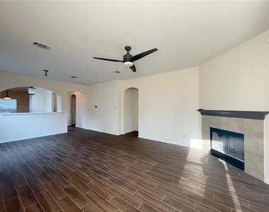18208 Maxa Dr - Photo Thumbnail 10