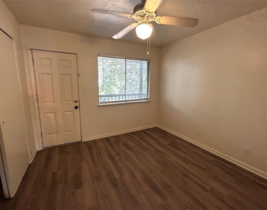 1010 W 23rd St - Photo Thumbnail 8