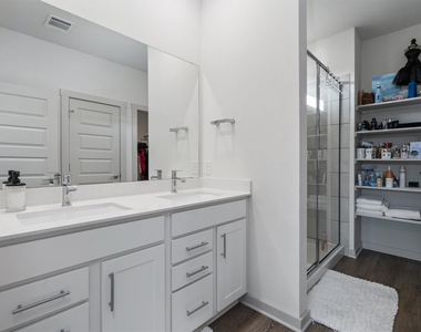 120 Scarborough Way - Photo Thumbnail 12