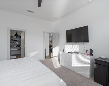 120 Scarborough Way - Photo Thumbnail 11