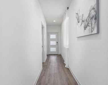 120 Scarborough Way - Photo Thumbnail 2