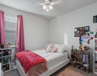 120 Scarborough Way - Photo Thumbnail 16