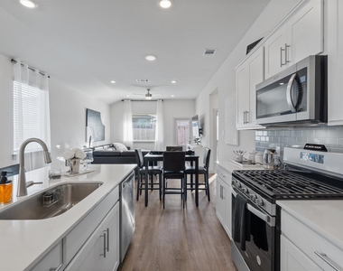 120 Scarborough Way - Photo Thumbnail 4