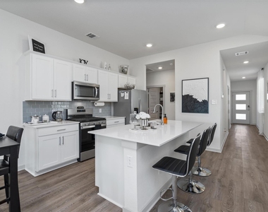 120 Scarborough Way - Photo Thumbnail 3