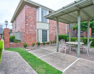 7920 Rockwood Ln - Photo Thumbnail 26