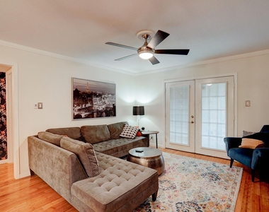 7920 Rockwood Ln - Photo Thumbnail 4