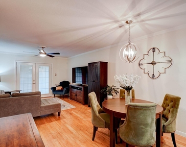 7920 Rockwood Ln - Photo Thumbnail 6