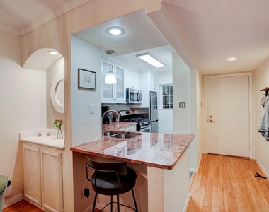 7920 Rockwood Ln - Photo Thumbnail 3