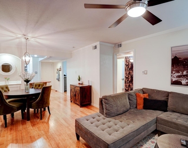 7920 Rockwood Ln - Photo Thumbnail 2