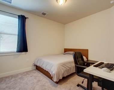 12205 Cottage Promenade Ct - Photo Thumbnail 19