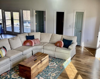 5606 Saint George Ave - Photo Thumbnail 3