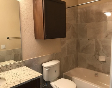 2507 Oak Ln Ln - Photo Thumbnail 9