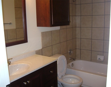 2507 Oak Ln Ln - Photo Thumbnail 7