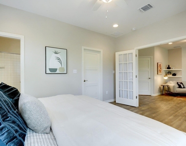 2330 Westforest Dr - Photo Thumbnail 12