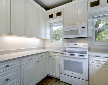 2330 Westforest Dr - Photo Thumbnail 7