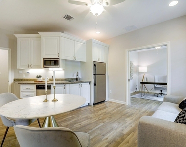 2330 Westforest Dr - Photo Thumbnail 9