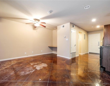 301 W 38th St - Photo Thumbnail 6