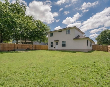 918 Estate Dr - Photo Thumbnail 19