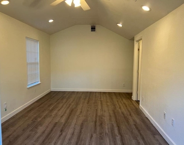 508 Nelray Blvd - Photo Thumbnail 6