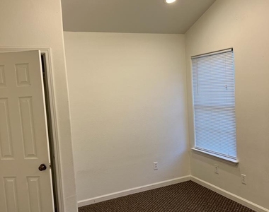 508 Nelray Blvd - Photo Thumbnail 5