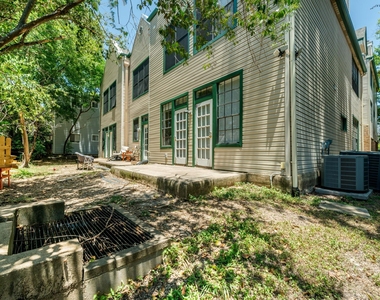 2300 Leon St - Photo Thumbnail 31