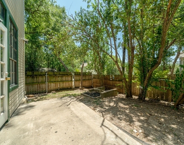 2300 Leon St - Photo Thumbnail 5