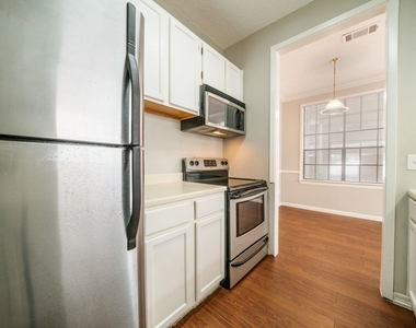 2300 Leon St - Photo Thumbnail 16