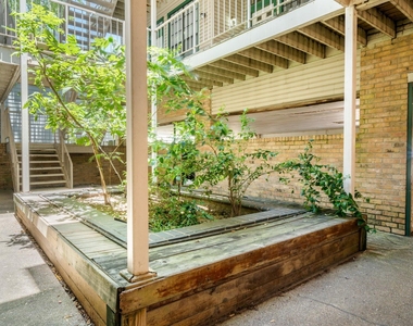 2300 Leon St - Photo Thumbnail 34