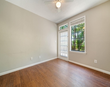 2300 Leon St - Photo Thumbnail 20
