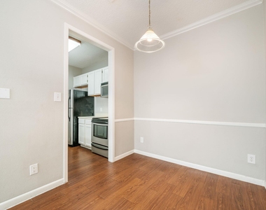 2300 Leon St - Photo Thumbnail 15