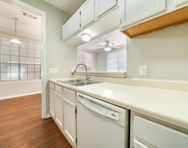 2300 Leon St - Photo Thumbnail 17
