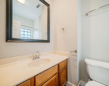 2300 Leon St - Photo Thumbnail 29